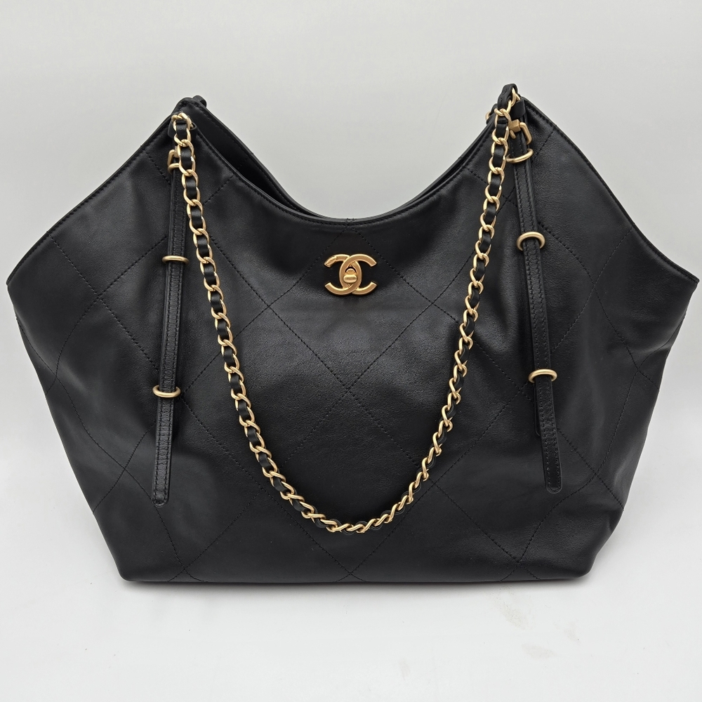Chanel Maxi Shopping Bag - COA INCLUDED - Picture 7 of 12